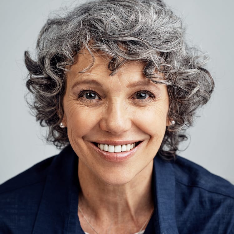 Dental implants and dental bridges for replacing missing teeth